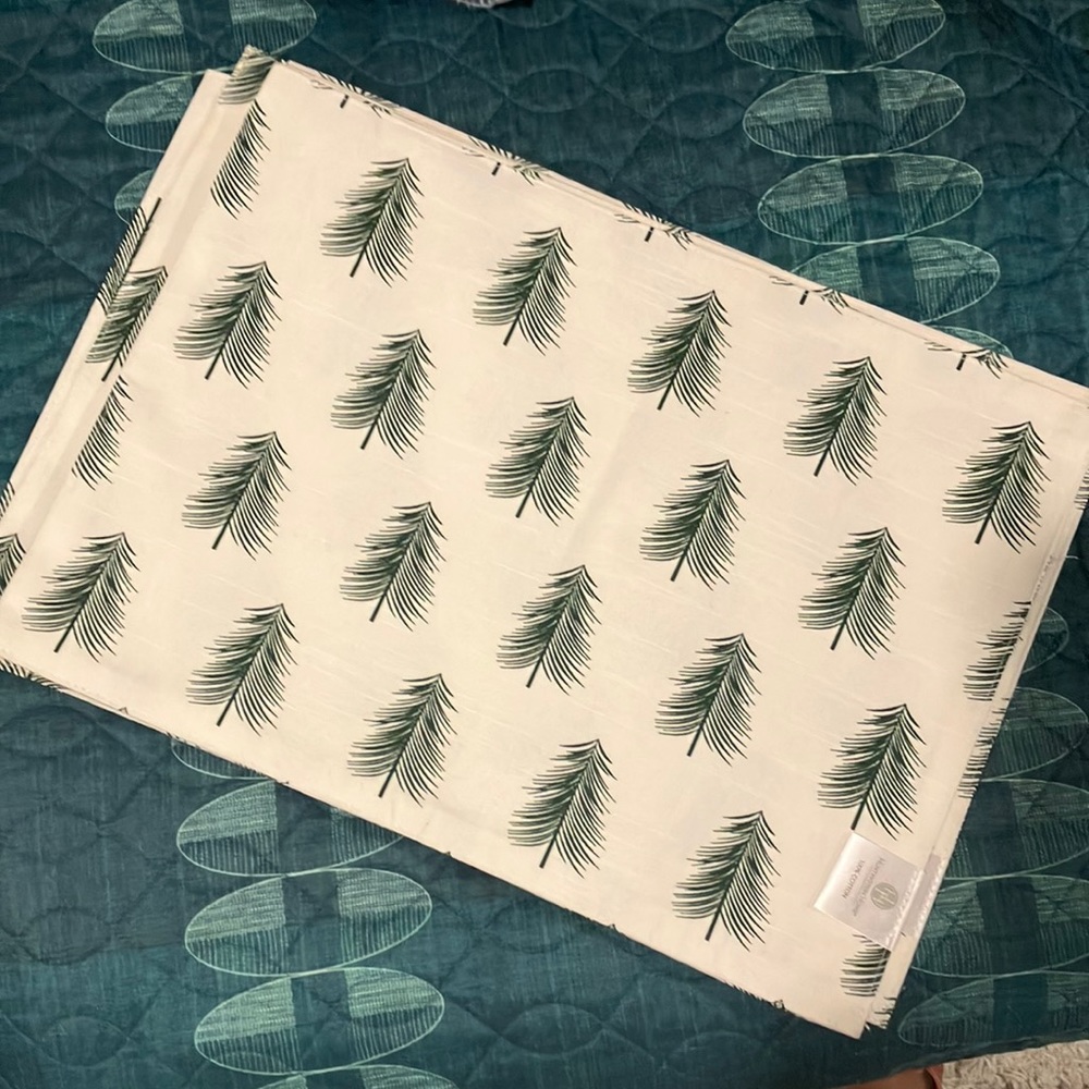 Six unused christmas placemats
